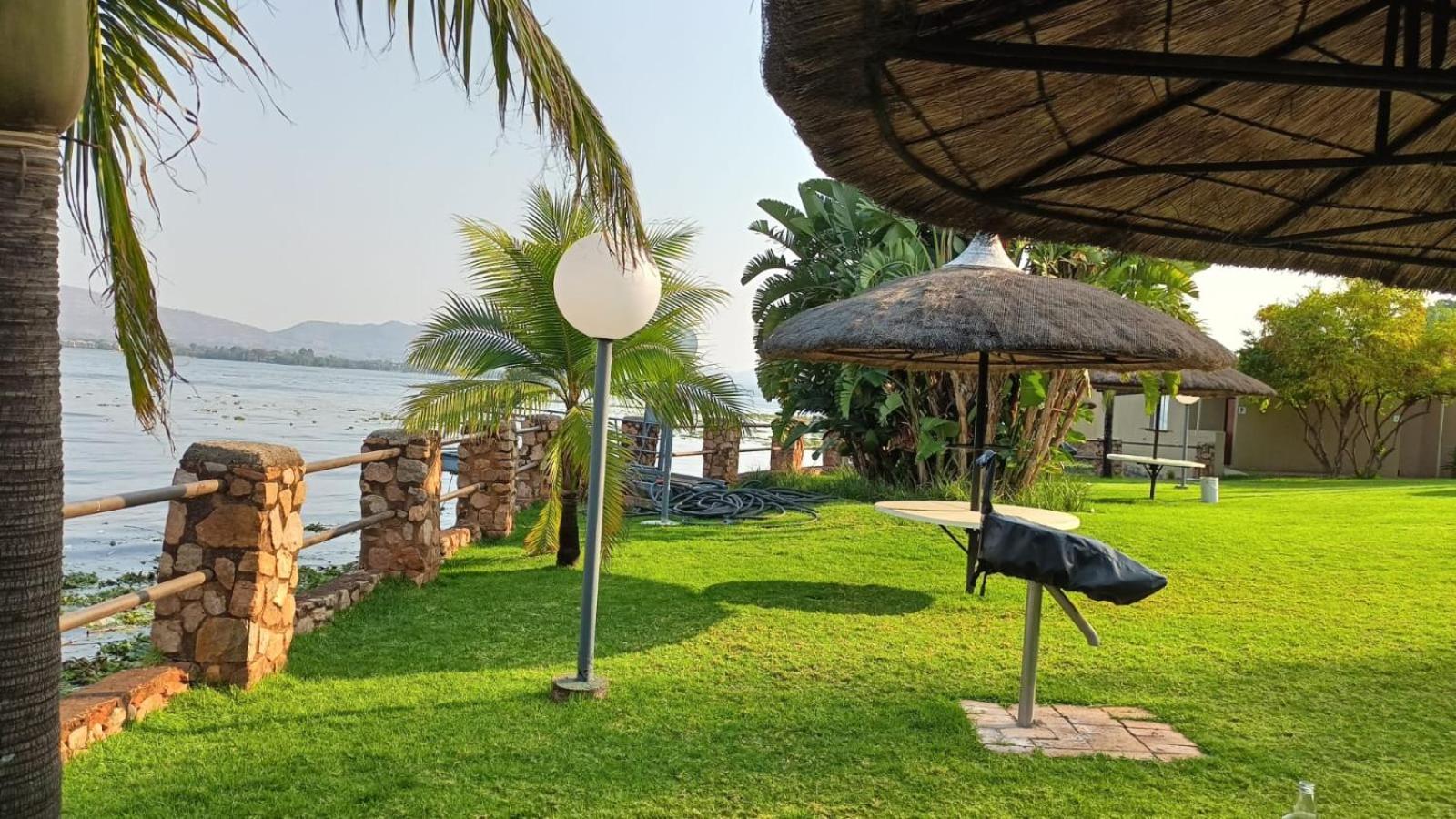The Holiday House Harties Хартбееспоорт Екстериор снимка
