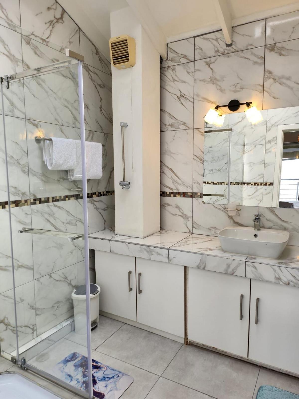 The Holiday House Harties Хартбееспоорт Екстериор снимка