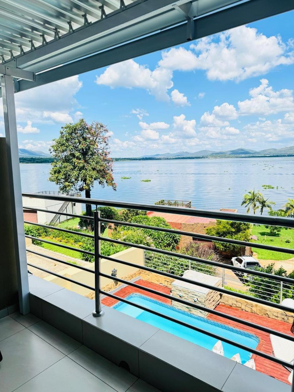 The Holiday House Harties Хартбееспоорт Екстериор снимка