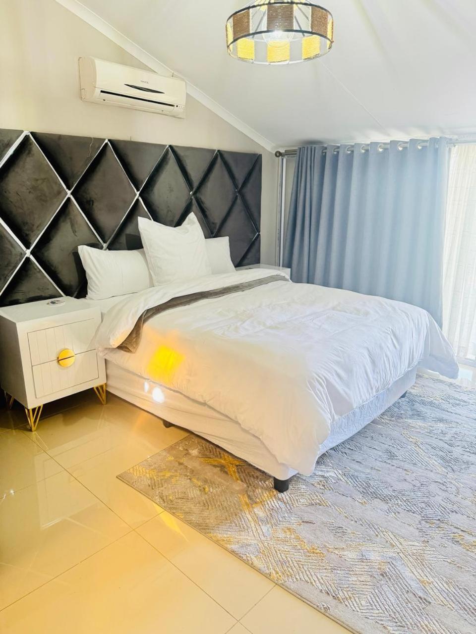 The Holiday House Harties Хартбееспоорт Екстериор снимка