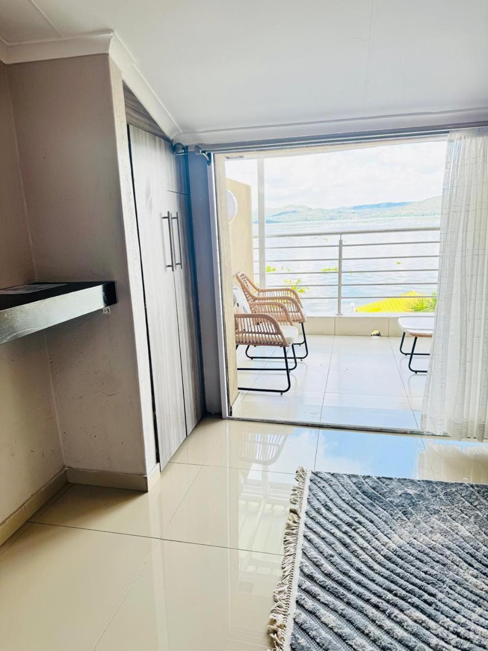 The Holiday House Harties Хартбееспоорт Екстериор снимка